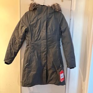 *NWT* North Face Parka Size: Small Color: Grey